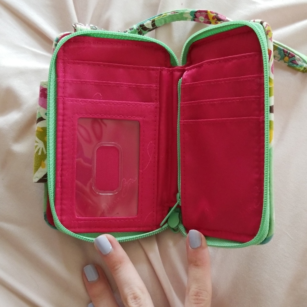 NWOT Vera Bradley Wristlet - Picture 3 of 3